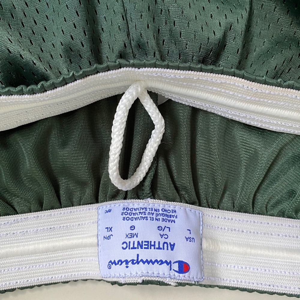 Large green Champion Shorts - Picture 4 of 6